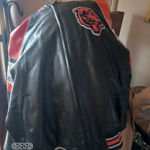 Official NFL Leather Chicago Bulls Coat - Picture 2 of 2